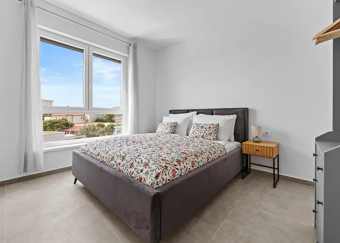 Peninsula Semesterbostad *