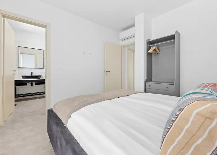 Peninsula * Premantura