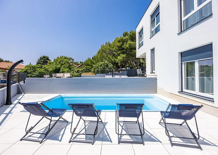 Semesterbostad Peninsula *